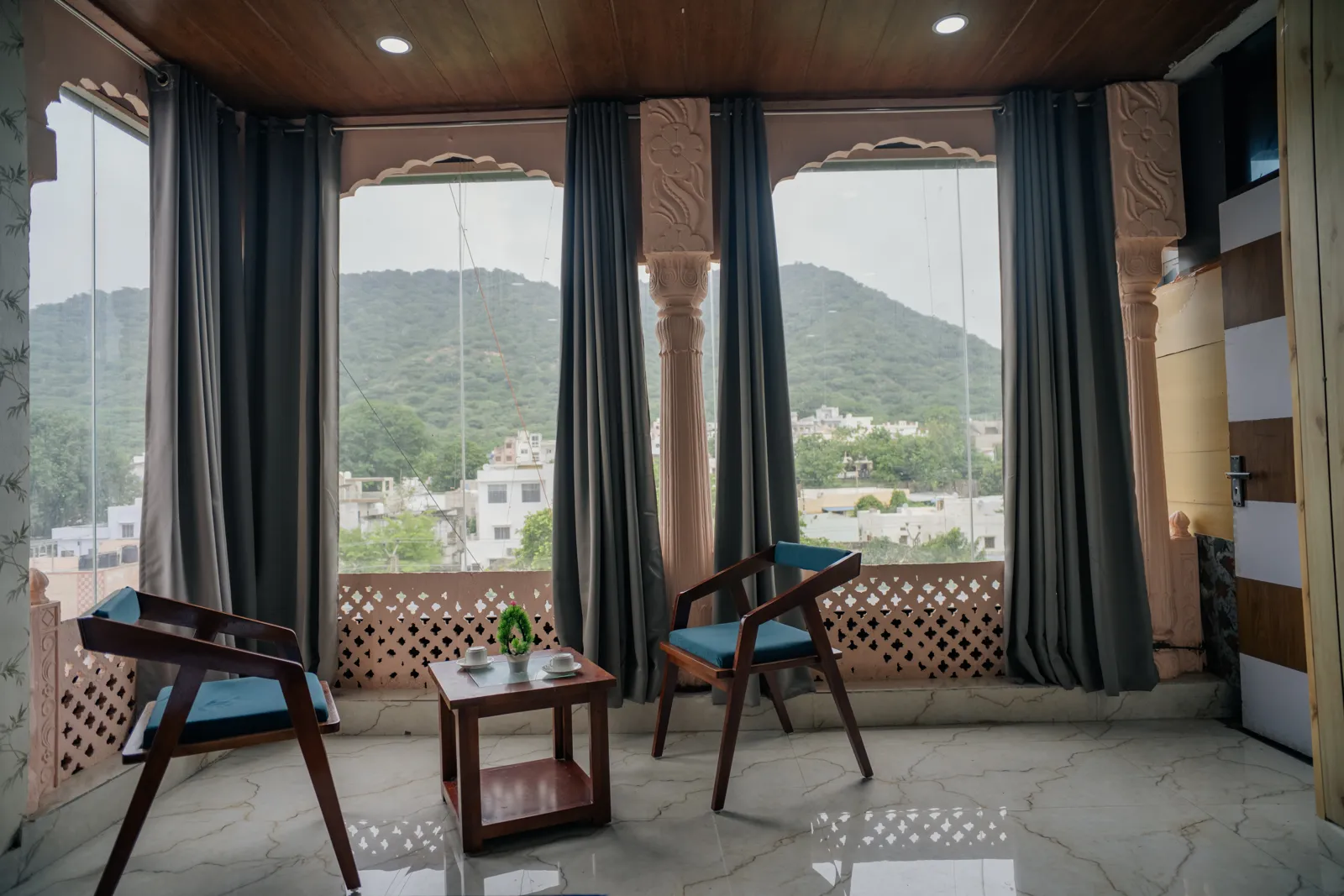 Hotel Oasis