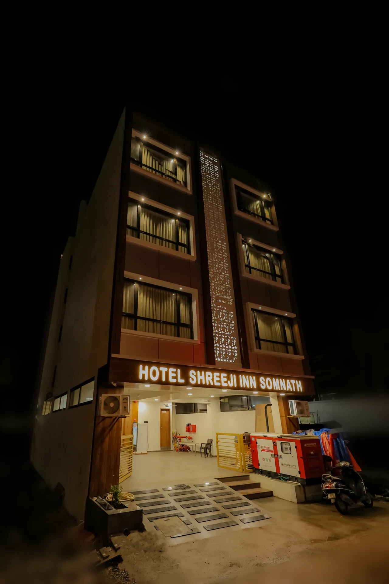 ShreeJi Inn